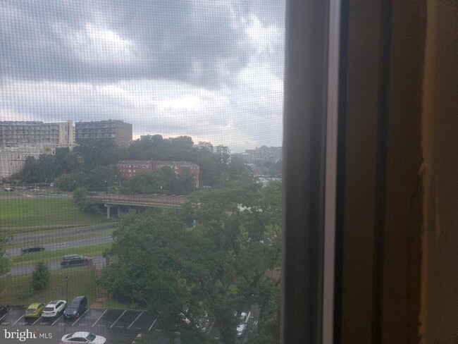 Building Photo - 1111 Arlington Blvd