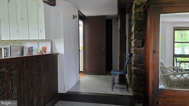 Building Photo - 253 E Dark Hollow Rd