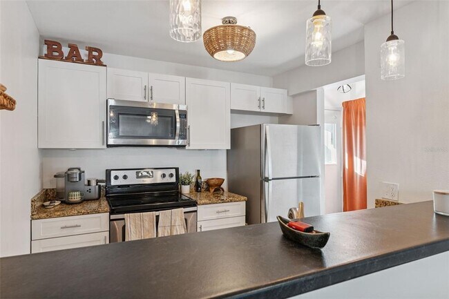 Building Photo - 4821 W McElroy Ave