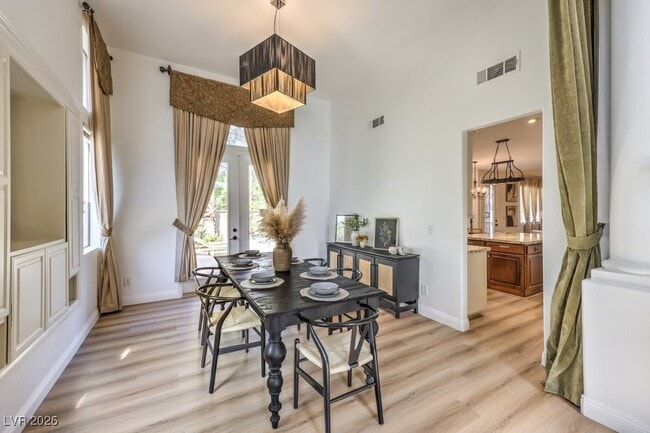 Building Photo - 249 Timber Hollow St