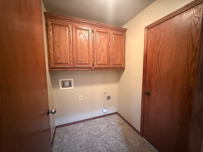 Building Photo - 616 Morningside Dr