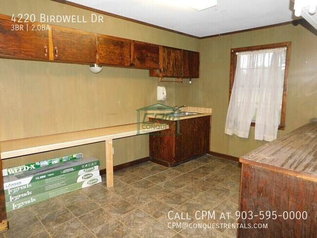 Building Photo - 4220 Birdwell Dr