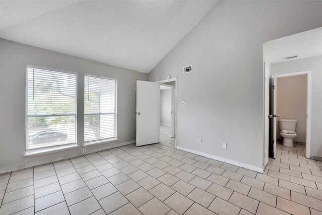 Building Photo - 6110 W Mt Houston Rd