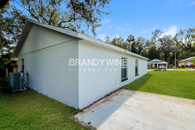 Building Photo - 313 McCoy Village Ct