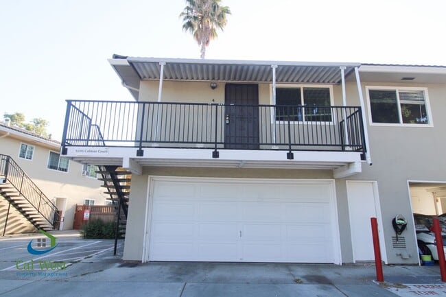 Primary Photo - $2395 - 2 Beds/1 Bath Upstairs Condo Near ...