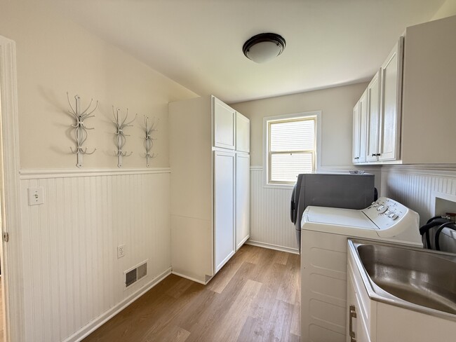 Building Photo - 603 E Castlebury Cir