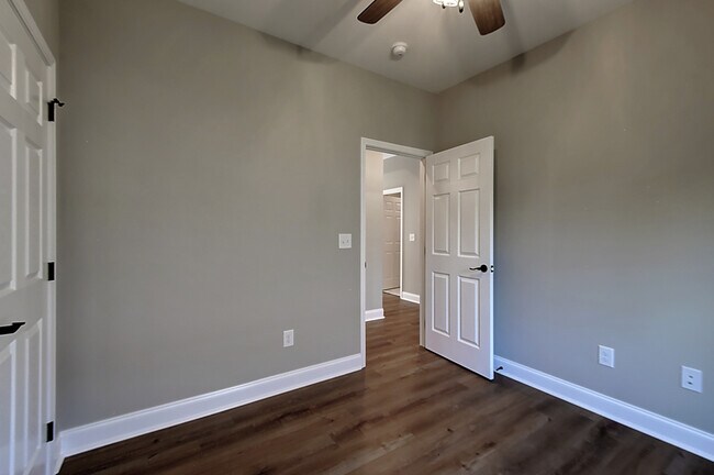 Building Photo - 2075 Haystack Cir