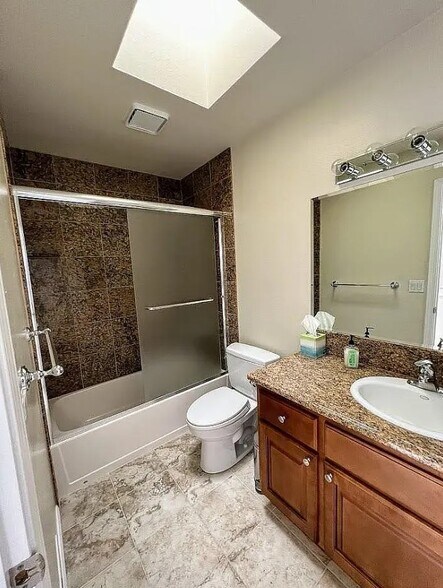 Building Photo - 112 Vineyard Ct