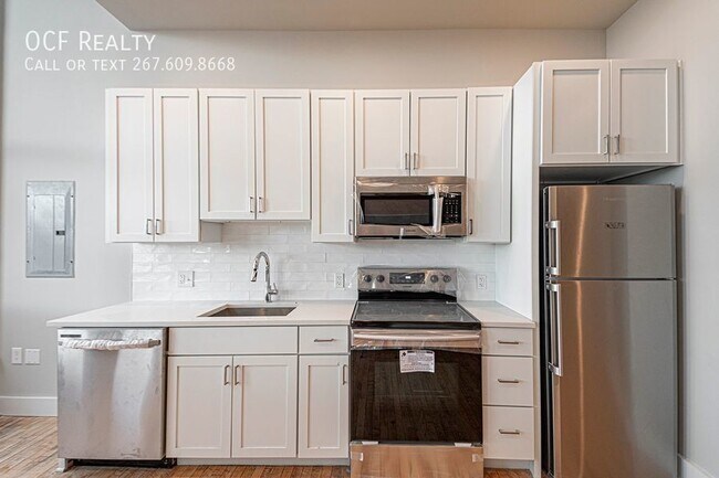 Building Photo - 1300 S 19th St