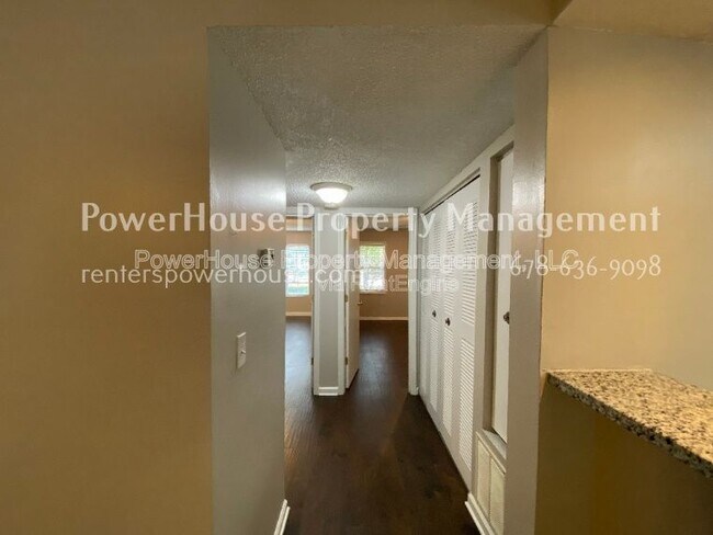 Building Photo - 5043 Brookside Ct