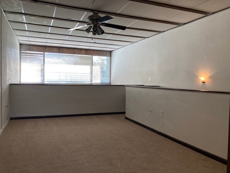 Building Photo - 705 SW 75th St