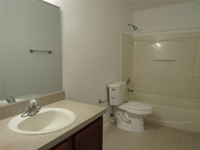 Building Photo - 202 Walnut Crest Run