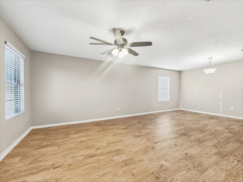 Building Photo - 3166 Teodoro Dr