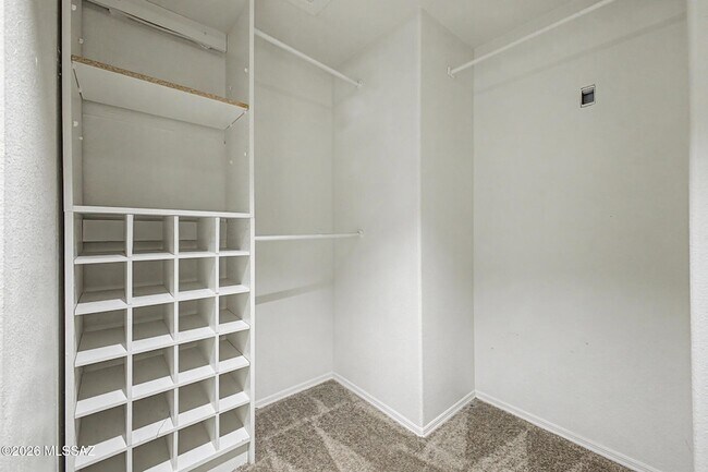 Building Photo - 11525 N Eagle Peak Dr