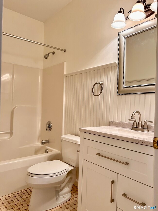 Building Photo - 105 Richards Ave