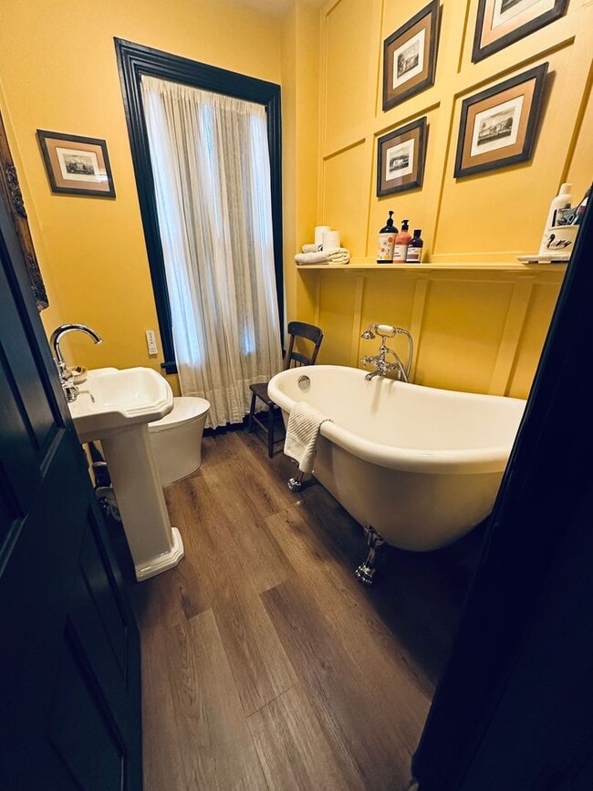 Building Photo - Lebanon City 3 bed- small dog allowed