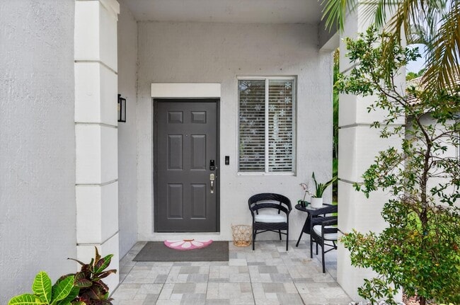 Building Photo - 1374 Canary Island Dr