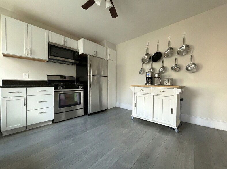 Building Photo - 20 Fellsway W