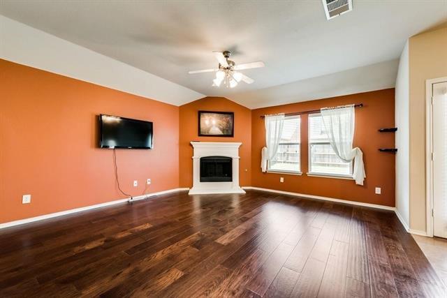 Building Photo - 9624 Sleepy Hollow Dr