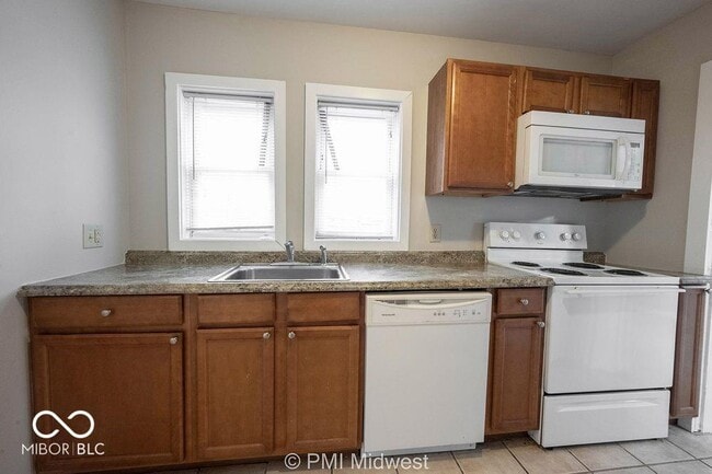 Building Photo - 1829 E 49th St