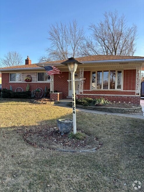 Building Photo - 14224 Brandywine Rd