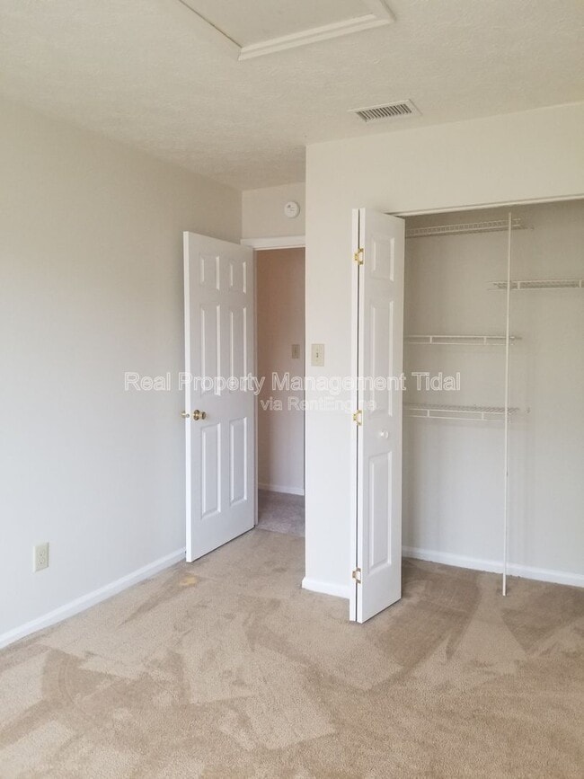 Building Photo - 467 Springmont Ct