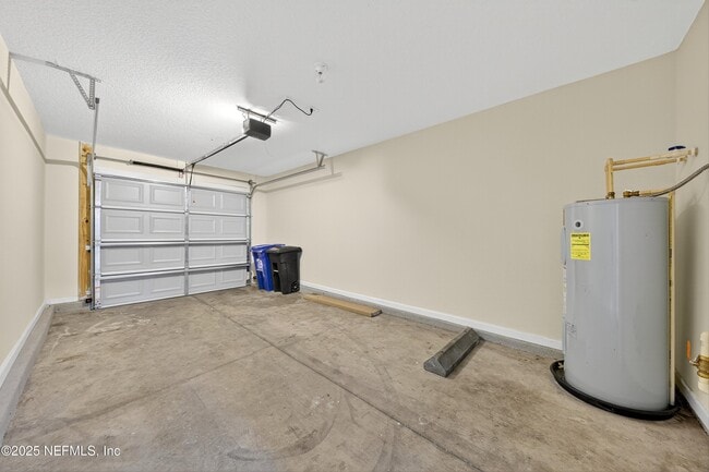 Building Photo - 834 Black Cherry Dr S