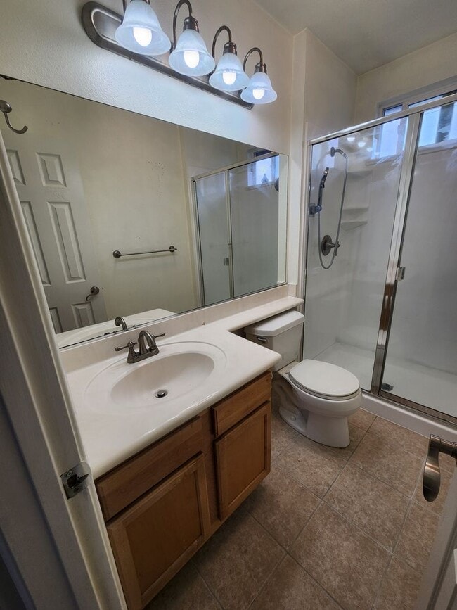 Building Photo - Clean Upstairs Unit In Convenient Location- Close to SDSU!