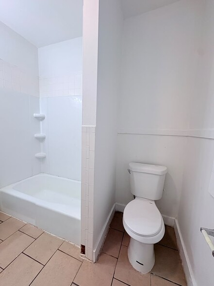 Building Photo - 390 Ellsworth Ave