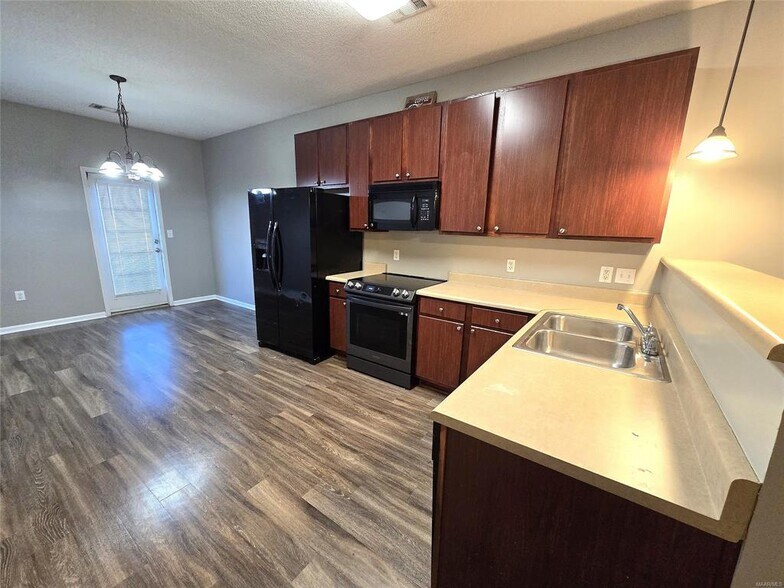 Building Photo - 79 Pine Meadows Cir