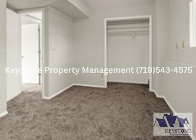 Building Photo - 603 W Routt Ave