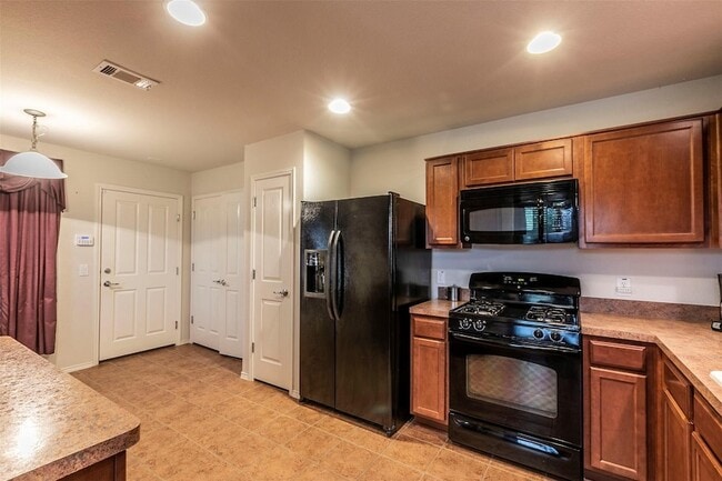 Building Photo - 7414 Birmingham Forest Dr