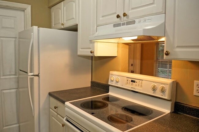 Building Photo - Spacious 2/2 Maitland Townhome with large ...
