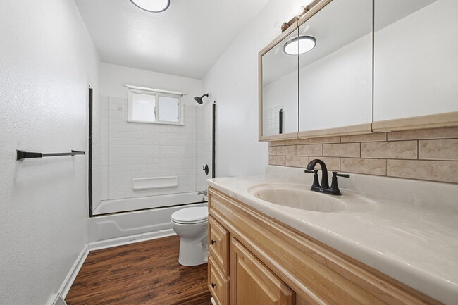 Building Photo - $2,140.95 - 3 bed/1 bath Home in Berthoud with a large backyard