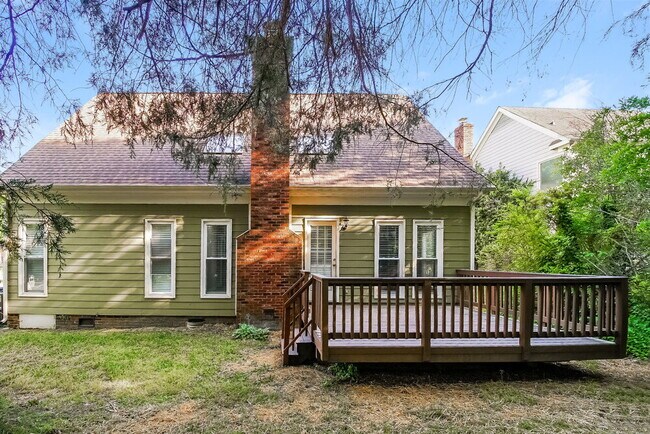 Building Photo - 719 Trailing Rock Dr