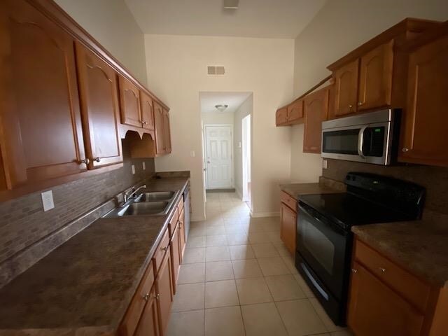 Building Photo - 325 Mossy Springs Dr