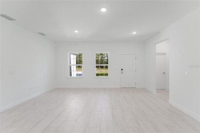 Building Photo - 627 W Glenhaven Dr