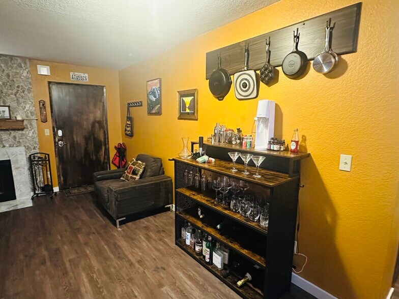 Building Photo - 17722 North Park Pl N