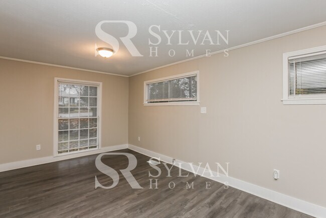 Building Photo - Enjoy living the good life in this 4 bedroom, 2 bathroom home