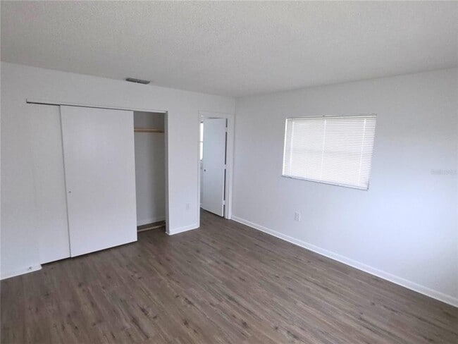 Building Photo - 210 Albee Rd W