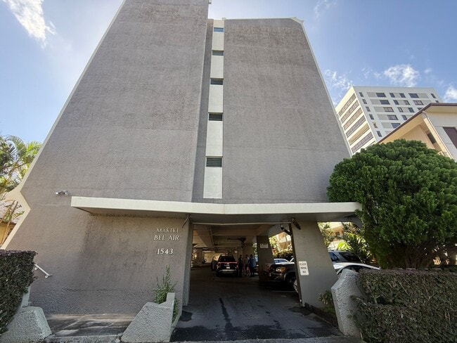 Primary Photo - Makiki Bel Aire 2 bedroom 1 bath with 1 re...