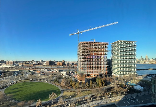 Building Photo - 75 Park Ln S