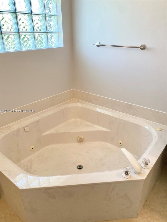 Building Photo - 15627 SW 16th Ct