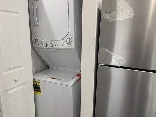 Building Photo - 1223 16th St NE