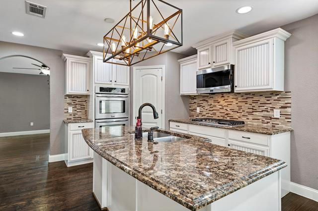 Building Photo - 8406 Lakemont Dr