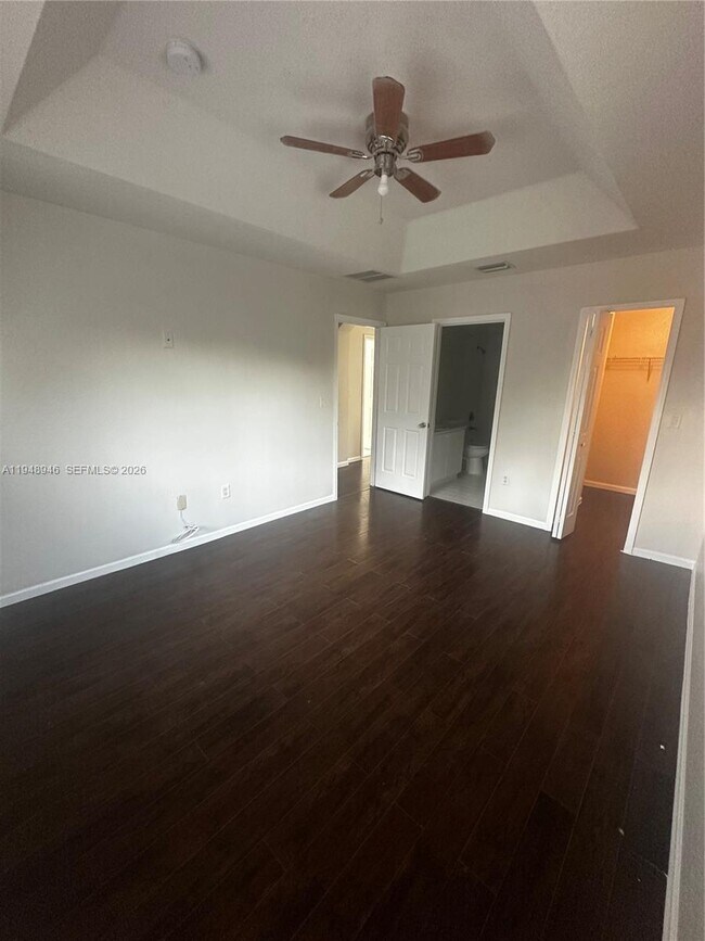 Building Photo - 2440 SE 14th Ave