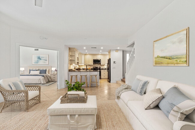 Building Photo - 2703 Fairway Dr N