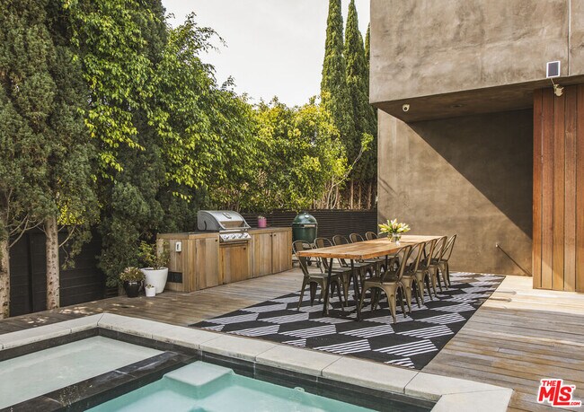 Building Photo - 12662 Rose Ave