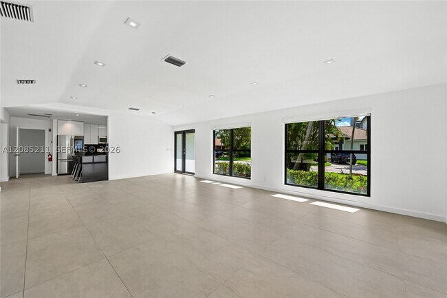 Building Photo - 536 Hibiscus Dr