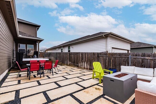 Building Photo - 122 Fairmeadow Downs Dr